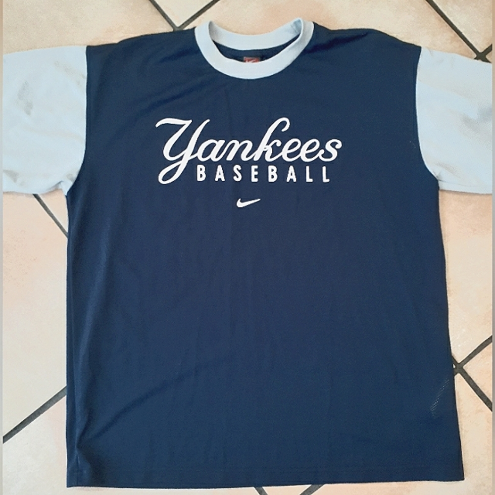 NWOT Nike Team Yankees Shirt